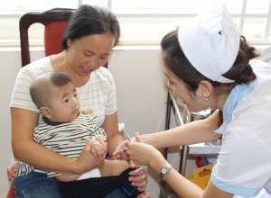 Hỏi đáp: Tiêm phòng viêm não nhật bản có bị sốt không?